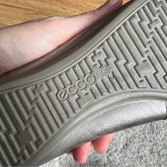 Ecco: Slip On Muted Metallic Gun Metal Studded Vamp Slip On Ballerina Flats - Picture 9 of 10